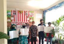 Penyerahan Izin Berusaha Kepada Pelaku Usaha UMKM