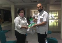 Penyerahan Brosur / Pamflet DPMTK Kepada Camat Singkawang Selatan