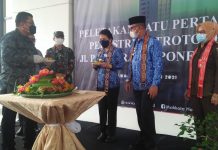 Peletakan Batu Pertama Pendestribusian Trotoar